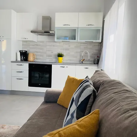 Apartment Erika - For 2 Near The