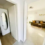Erika - For 2 Near The Apartment