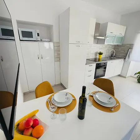 Apartman Erika - For 2 Near The *